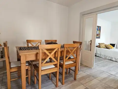 Casa en Alquiler con 2 cocheras