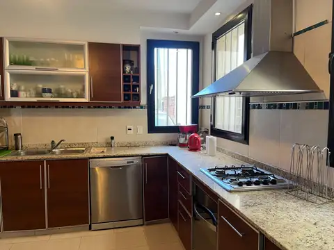 Casa en Venta en Adrogue, USD 255.000