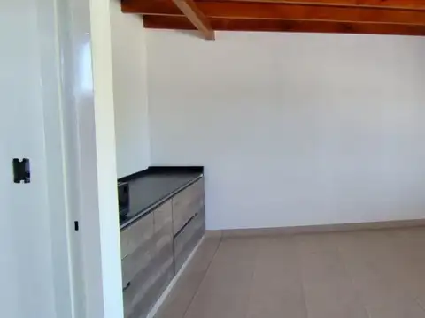 Departamento en Alquiler en Villa Santos Tesei, $ 900.000