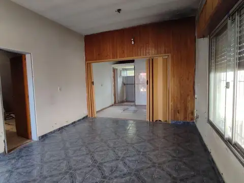 Casa 3 ambientes. | SAN CAYETANO 1643
