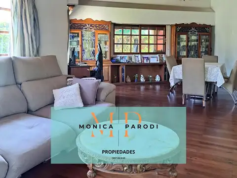 Casa en Venta con 3 cocheras