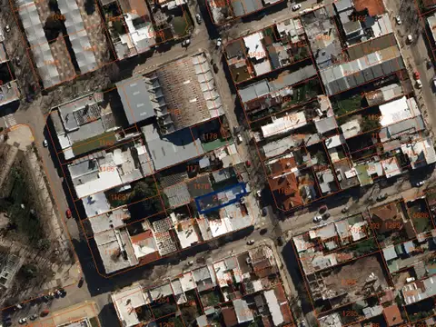 Venta de terreno con construcción en Pando