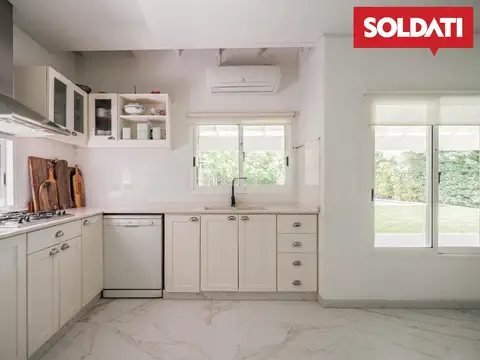 Casa 5 ambientes con 2 baños