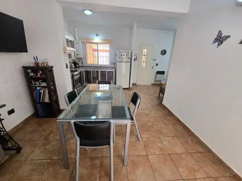 Depto Tipo Casa en Venta con 1 cocheras