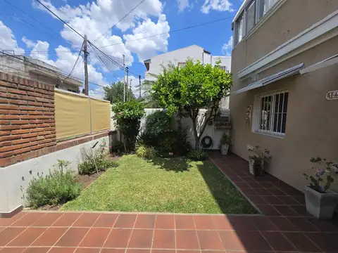 Depto Tipo Casa 2 ambientes con 1 baño