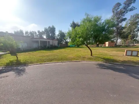 Barrio Santa Emilia, Pilar del Este