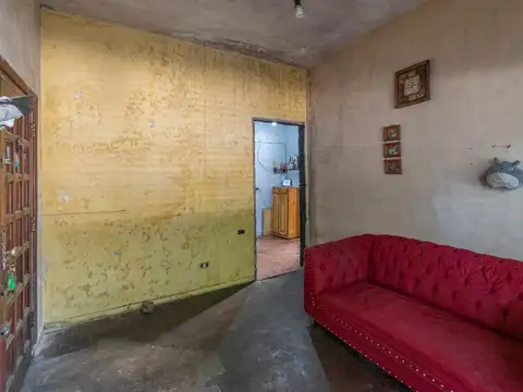 Casa 4 ambientes con 1 baño