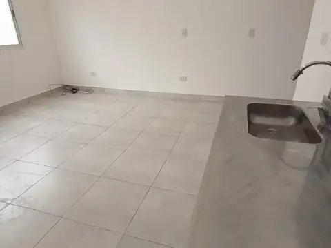 Depto Tipo Casa en Alquiler en Villa Dominico, $ 500.000