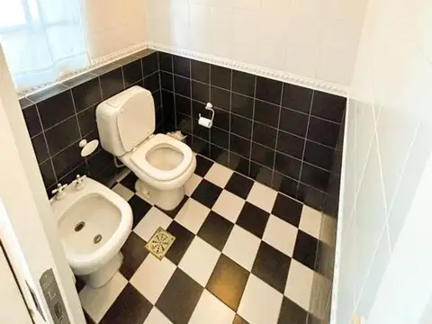 VENTA CASA 2 plantas - Parque de la agricultura.-