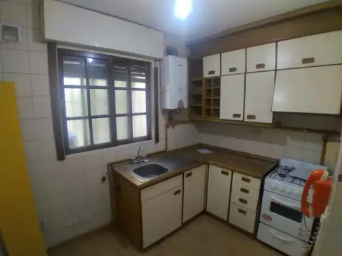 Balbin 1700, Piso PB