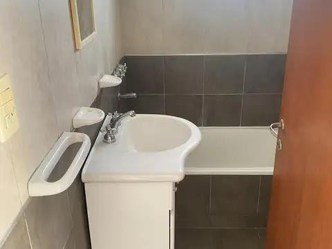 Departamento en Alquiler con 1 cocheras