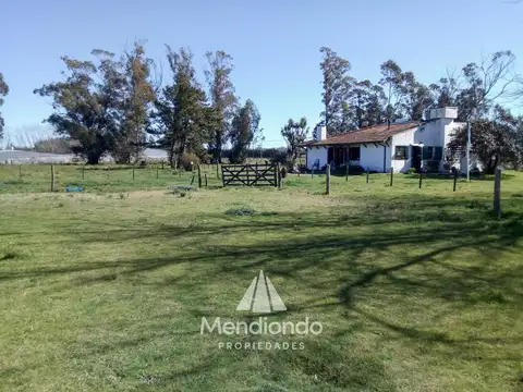 Campo - 8 hectáreas con 2 casas y galpón / Cte. N. Otamendi