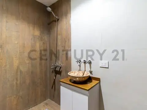MONOAMBIENTE AMPLIO CON PARRILLA HURLINGHAM