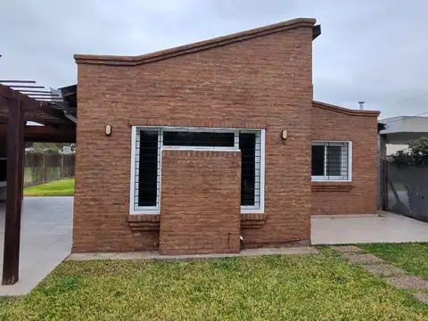 Casa en Alquiler en Roldan, $ 1.400.000
