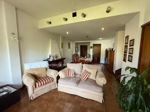 Depto Tipo Casa en Venta de 4 ambientes