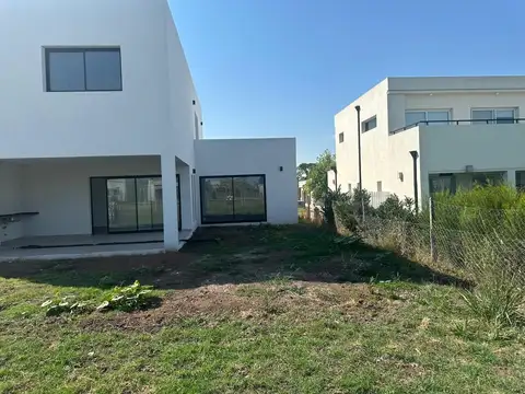 Casa en Venta 1 año