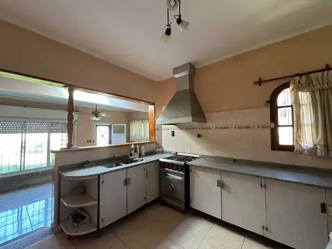 VENTA CASA 4 AMBIENTES EN VILLA ESPAÑA