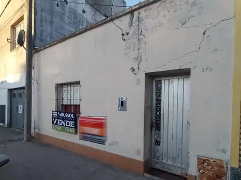 Casa en  zona comercial