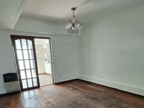 Depto Tipo Casa en Alquiler de 4 ambientes