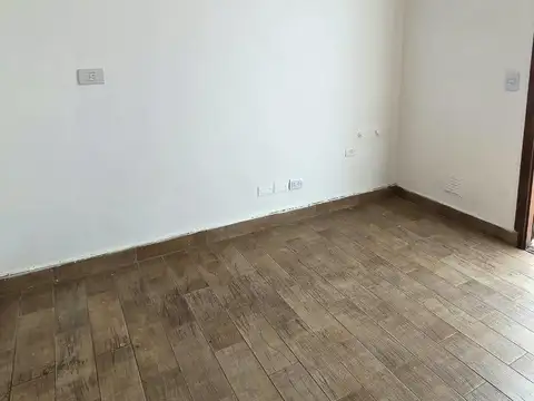 Depto Tipo Casa en Alquiler en Monte Castro, $ 3.250.000
