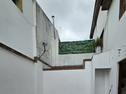 Depto Tipo Casa 4 ambientes con 2 baños