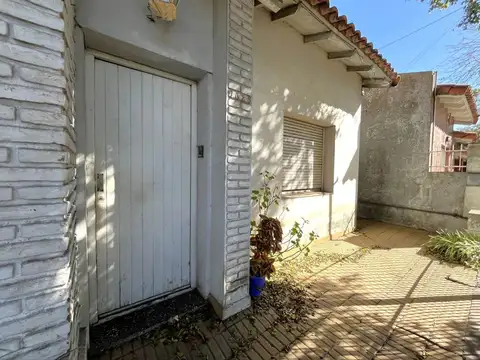 Casa 3 amb en venta en Banfield-jardin-APTA CREDIT