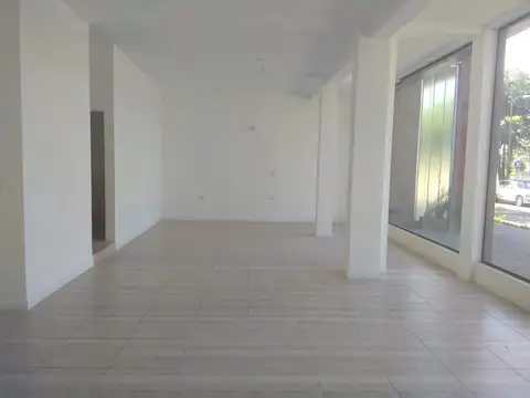 Local en Venta en Arguello, USD 118.000