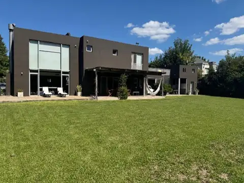 EL ESTABLO HARAS DEL PILAR CASA EN VENTA - CUAN PROPIEDADES