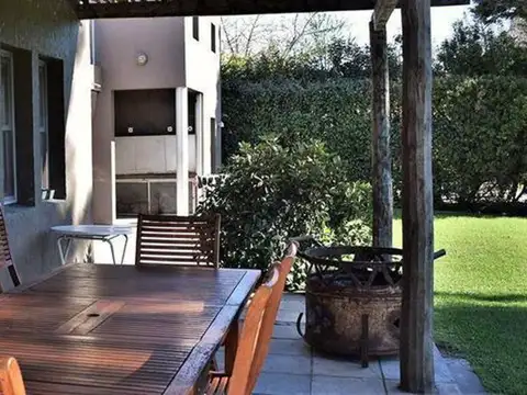 Casa 5 ambientes con 5 baños