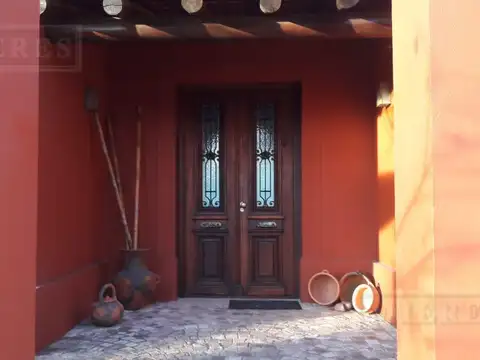 Casa en venta  sobre lote interno en el  Barrio La Celina Ingeniero Maschwitz