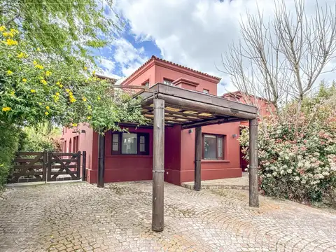 Casa en Venta en La Celina, USD 330.000
