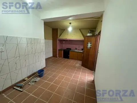 Casa en Alquiler con 2 cocheras