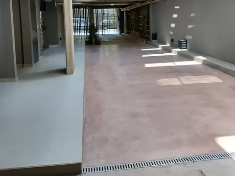 COCHERA CUBIERTA EN VENTA PARQUE CHACABUCO