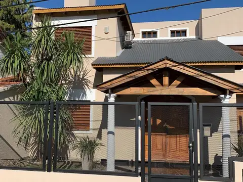 Casa en Venta en City Bell [Cod: ]