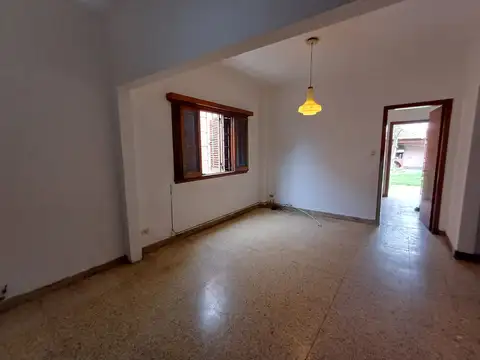 Casa en Alquiler con 1 cochera