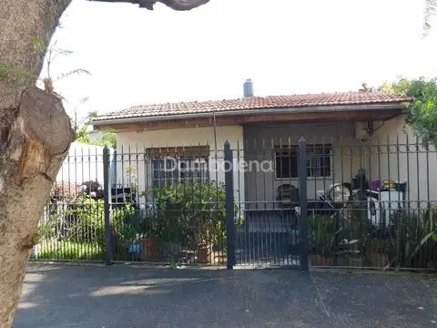 Casa  en Venta en Villa Gobernador Udaondo, Ituzaingó
