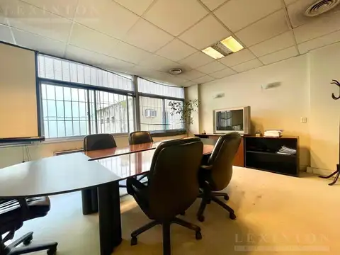 Oficina en Venta con 4 cocheras