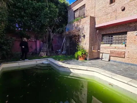 Casa Con Jardin con pileta 3 dorm OPORTUNIDAD