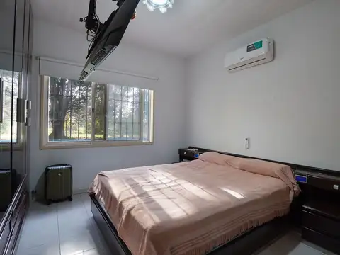 VENTA CASA QUINTA 3 AMBIENTES PISCINA LIBERTAD