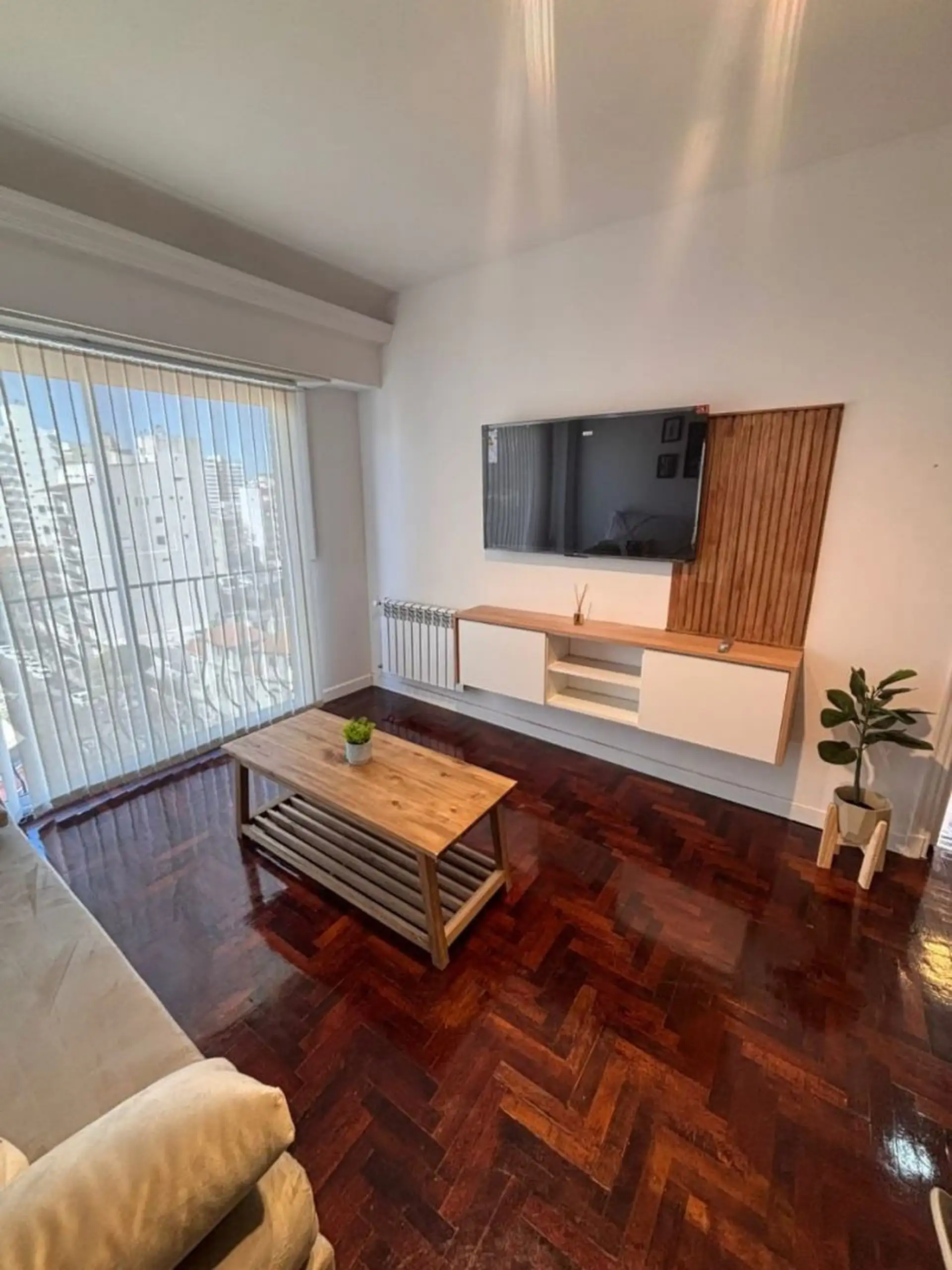 Venta de Departamento 3 AMBIENTES a la calle reciclado a nuevo en Area Centro