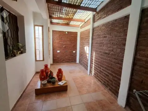 En Venta | Casa de 3 Dormitorios   Estudio | Barrio Viña del Rio | Plottier