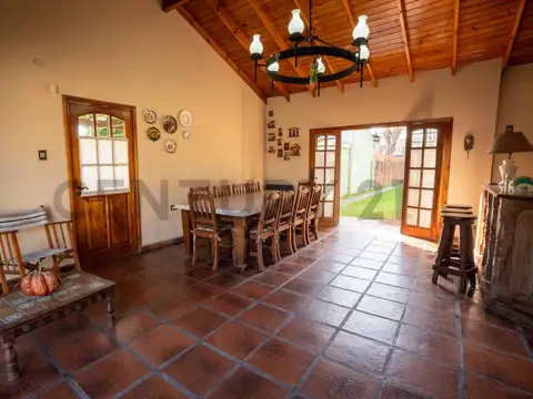 Casa 3 ambientes con 2 baños