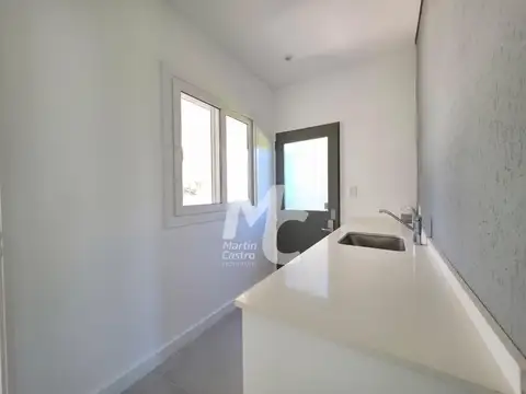 Casa en Alquiler de 4 dormitorios