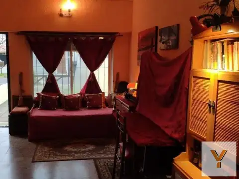 Depto Tipo Casa 2 ambientes con 1 baño