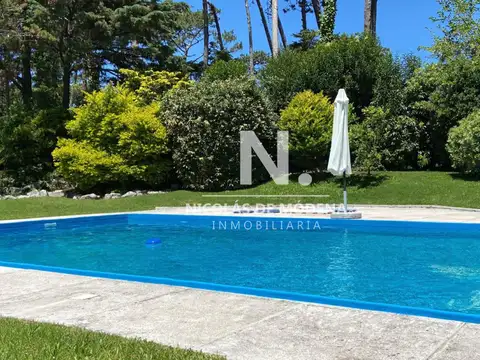 Casa 7 ambientes con 4 baños