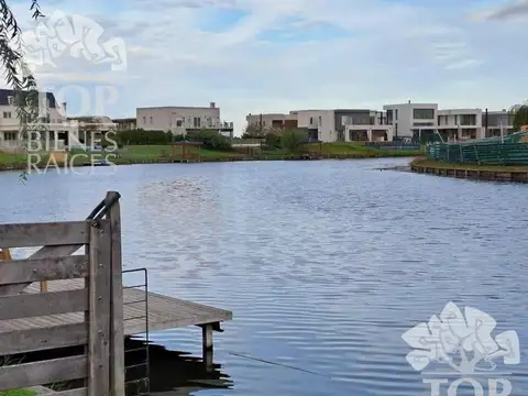 Avenida de los lagos 100