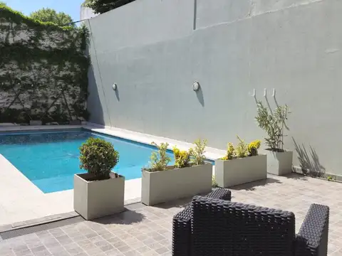 VENTA CASA 7/8 AMB V DEVOTO, PILETA, JARD, GARAGE