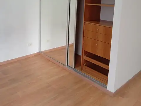 Departamento en Alquiler con 1 cochera