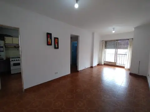 Dpto 3 ambientes en plena estación de Lanús Este!
