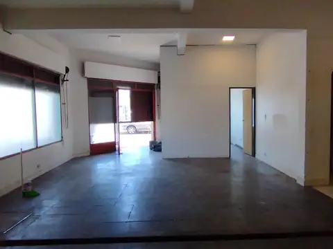 MUY BUEN LOCAL O DEPOSITO